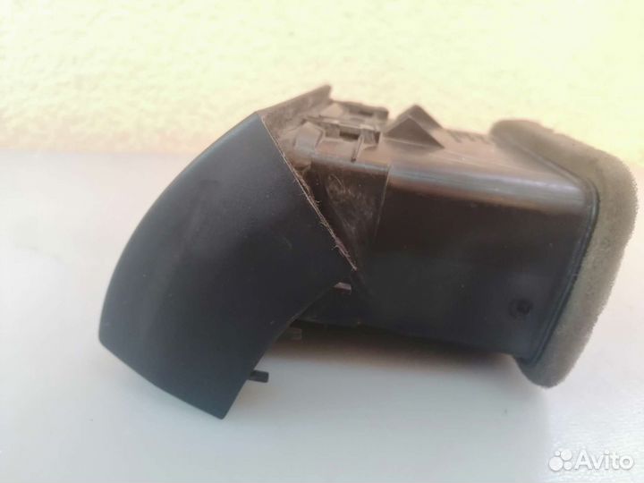 Дефлектор воздушный правый Honda Accord 8