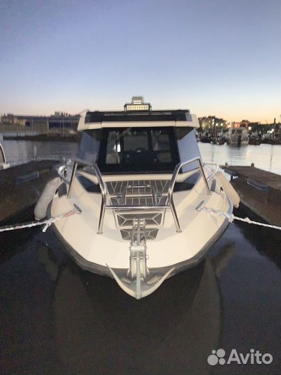 Катер Grizzly 600 cabin