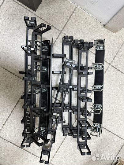 Организаторы в серверный шкаф