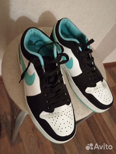 Кроссовки женские 38 размер