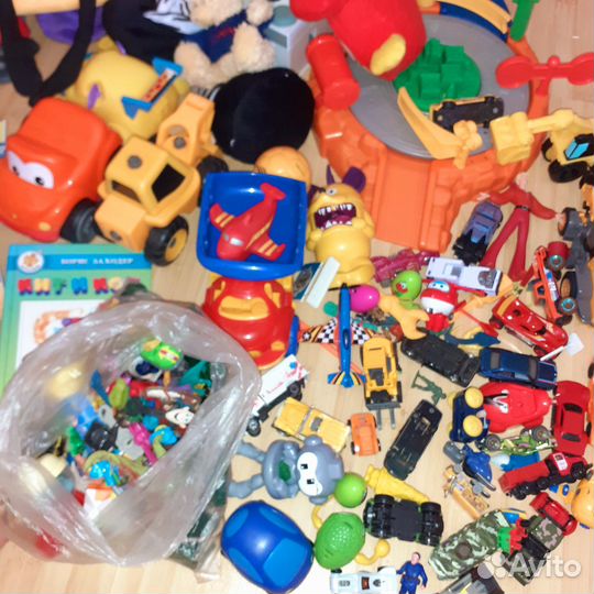 Два пакета игрушки для мальчика