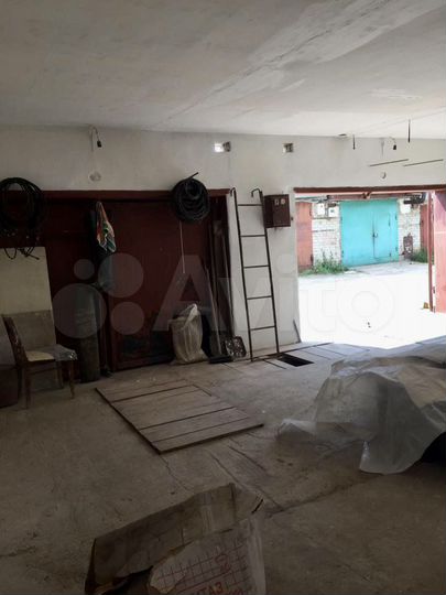 Гараж, > 30 м²