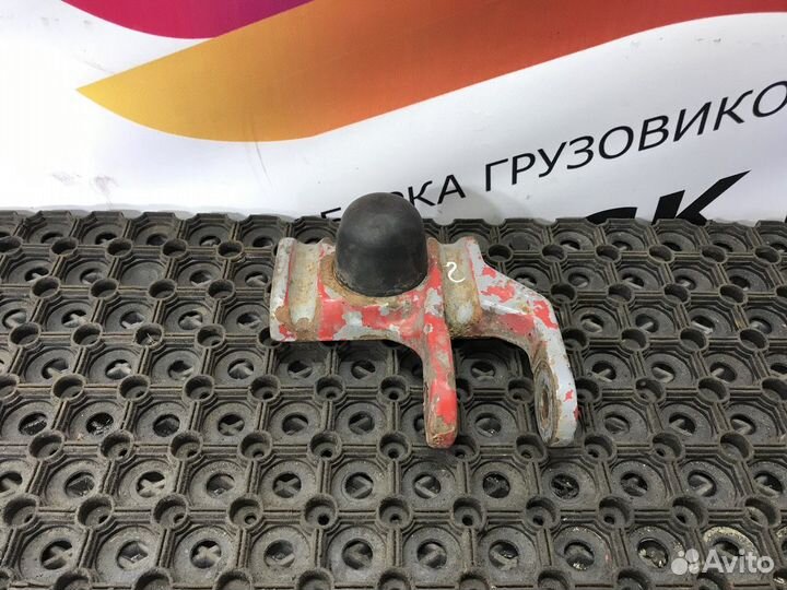 384973 Кронштейн амортизатора правый