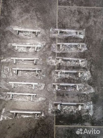 Дверные ручки на шкаф