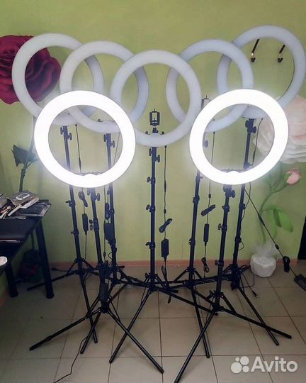 Кольцевая лампа со штативом