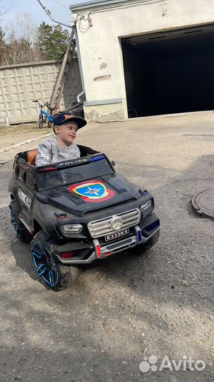 Электрическая машинка для детей