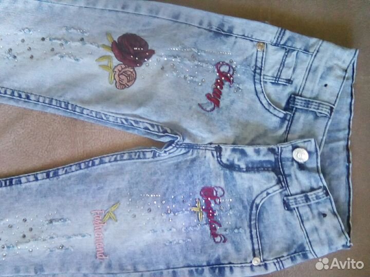 Джинсы на девочку новые