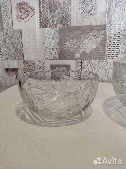 Хрустальные вазы две штуки
