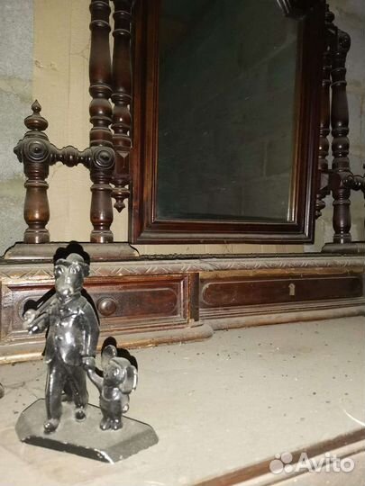 Старинный буфет