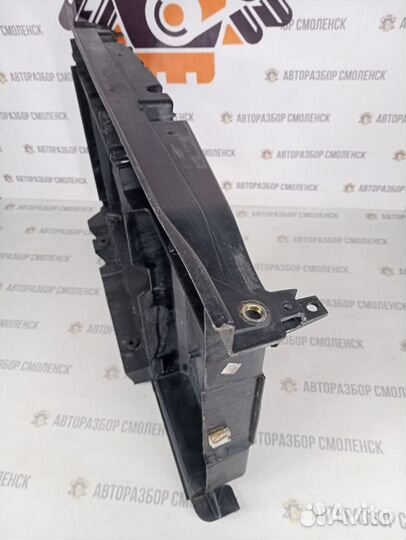 Диффузор вентилятора Peugeot 307