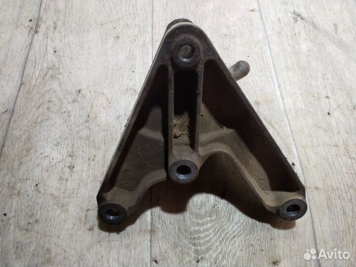 Кронштейн опоры двигателя задний Opel Insignia