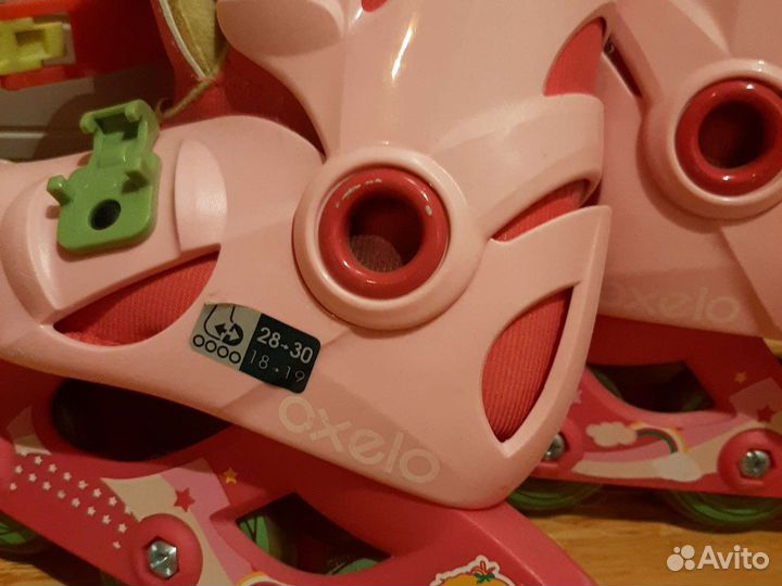 Роликовые коньки с шлемом и комплектом защиты