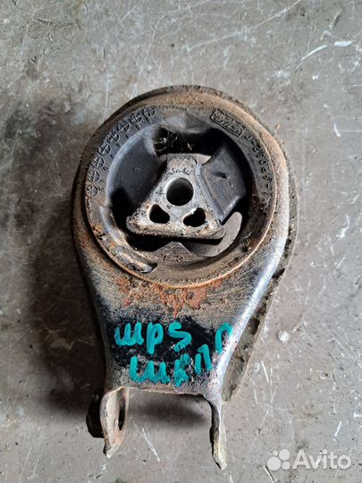 Подушка двигателя задняя Mazda 3