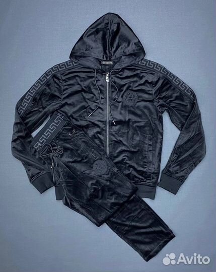 Велюровый костюм versace