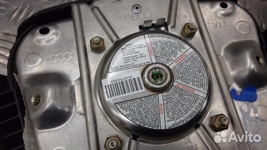 Подушка безопасности водителя audi A6 C5 (9SE02J30