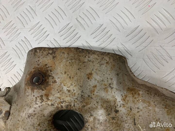 Б/У тепловой экран выпускного коллектора (защита)