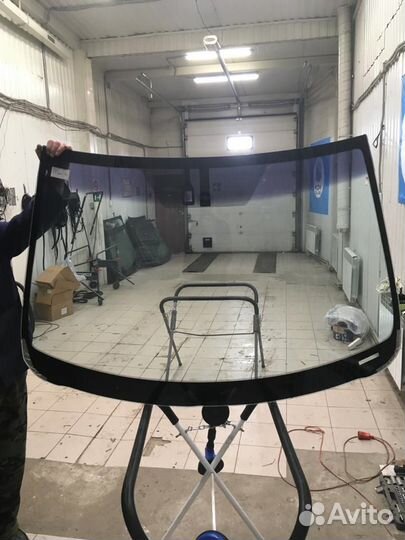 Лобовое стекло Toyota Camry