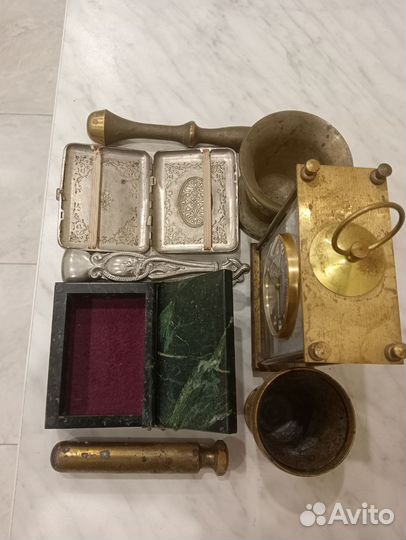 Ступы с пестиком,часы, шкатулка,портсигар