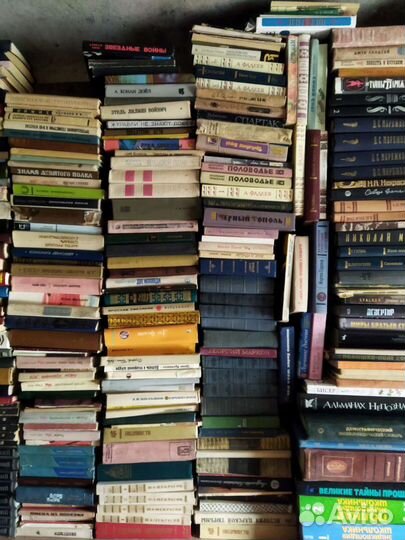 Много разных книг