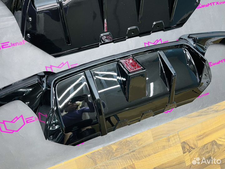 Диффузор BMW F10, на выбор, черный глянец