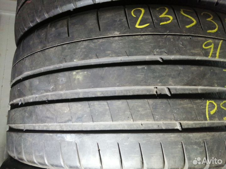 Michelin Pilot Super Sport 235/35 R19