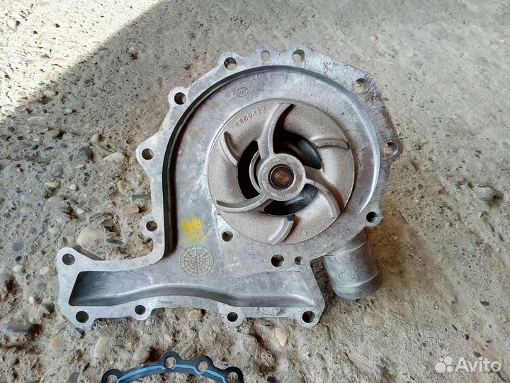 Помпа,сцепление ленд ровер