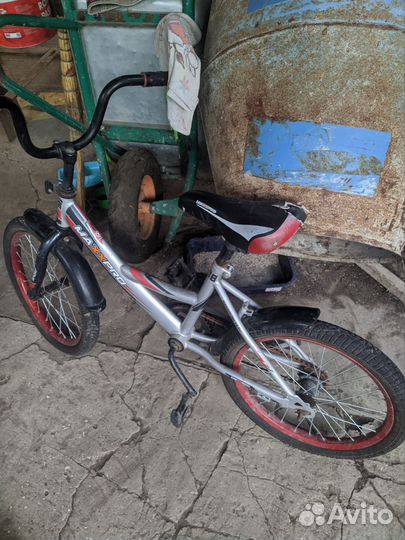 Два велосипеда и самокат