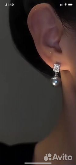 Стильные миниатюрные серьги