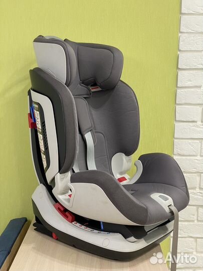 Автомобильное кресло chicco