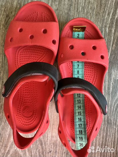 Сандали crocs