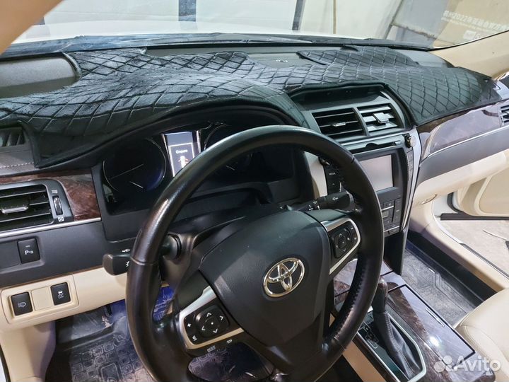 Накидка на панель Toyota camry 55,2015-2017