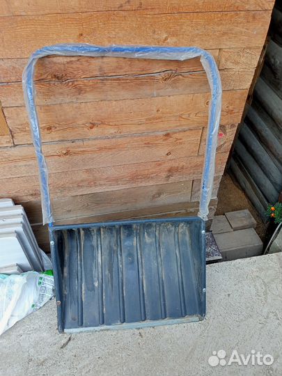 Лопата для уборки снега