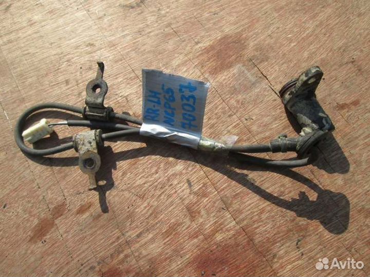 Датчик abs задний левый Toyota Ist NCP65 1NZ-FE