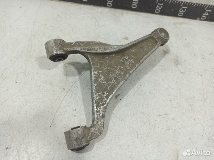 Рычаг задний верхний правый