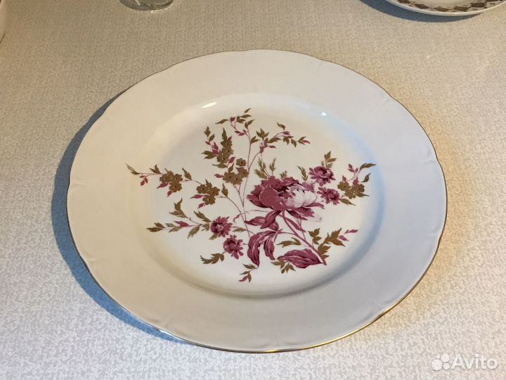 Антикварное столовое блюдо Graf von Henneberg Герм