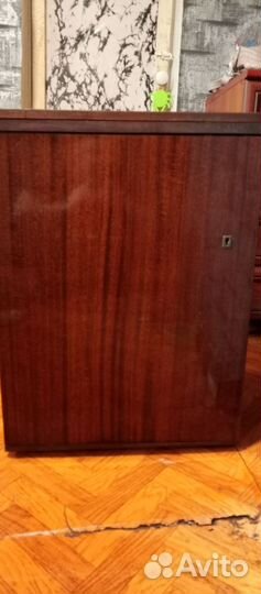 Продаю швейную машинку Чайка