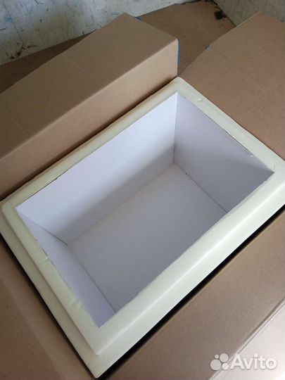 Термоконтейнер и аккумуляторы холода