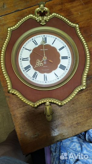 Часы электронные настенные