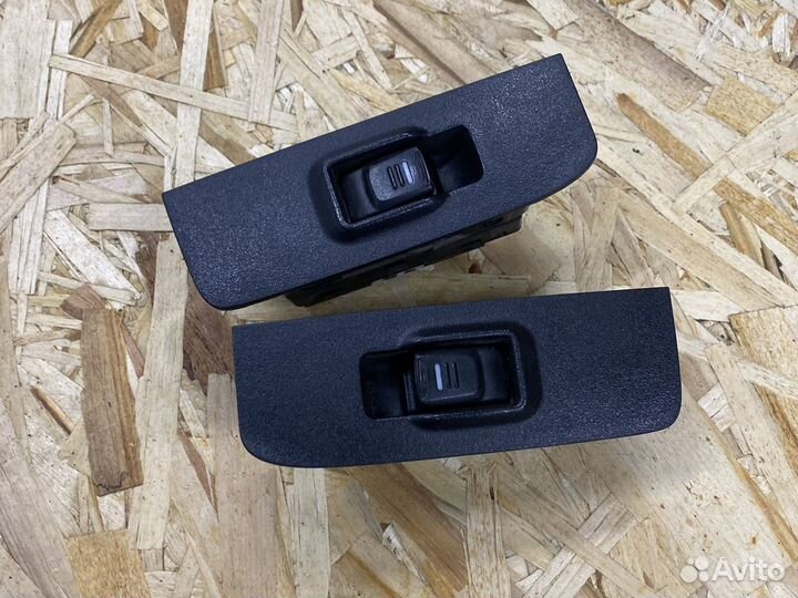 Кнопка стеклоподъемника задняя Хаммер Н3