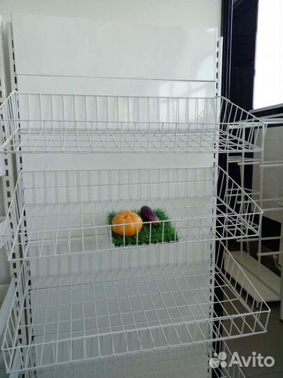 Стеллаж с корзинами