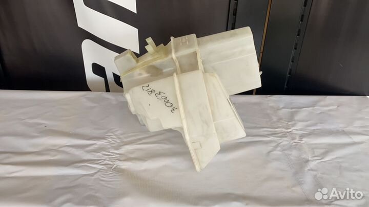 Бачок омыват лоб стекла volvo XC90 02) 8648191