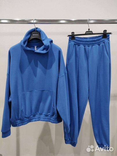 Костюм женский новый