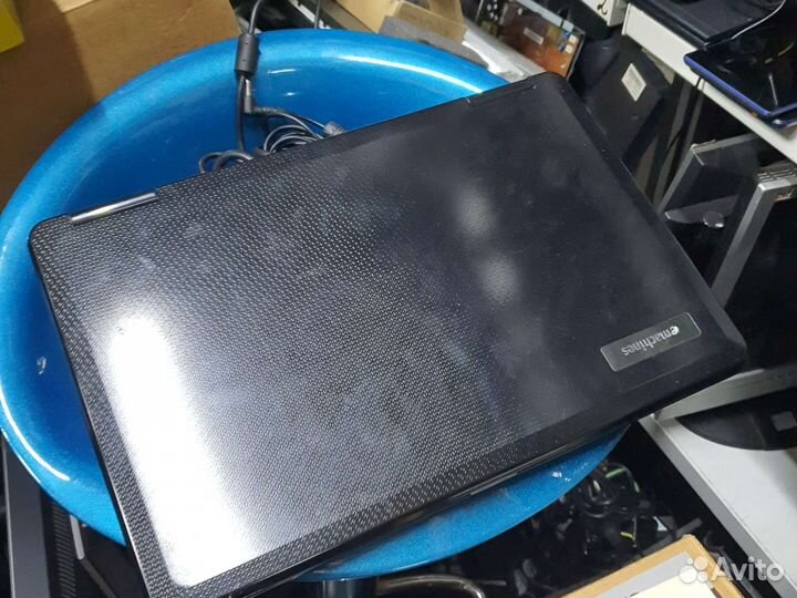 Ноутбук Emachines e525 исправный