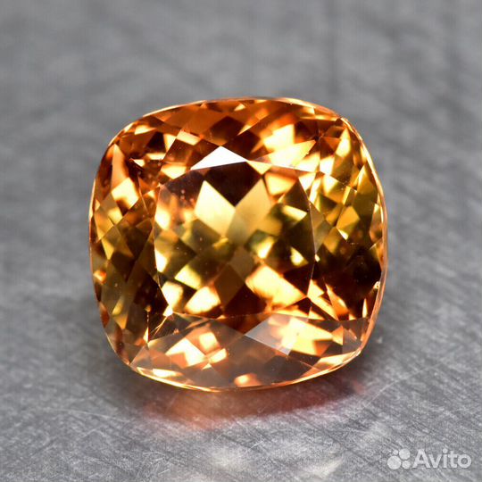 Топаз натуральный 12,02Ct 13х13м VVS Cushion