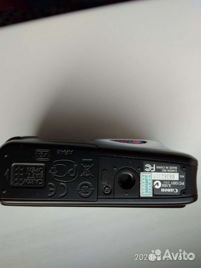 Компактный фотоаппарат canon