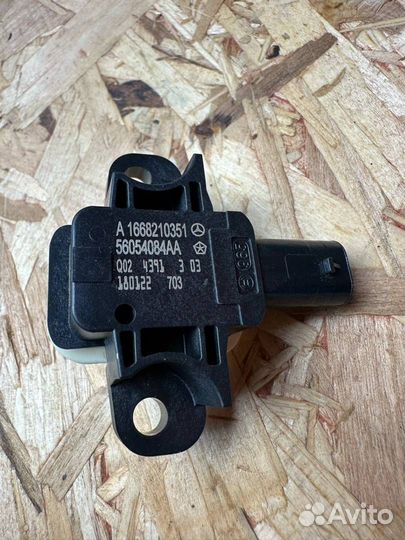 Датчик удара в двери Mercedes-Benz GLE W166 2018