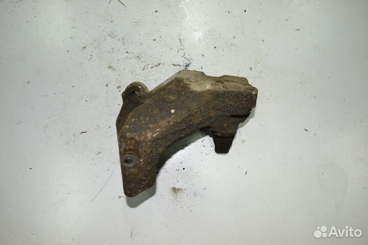 Кронштейн опоры двс VW Golf 4, Octavia a4 2.0