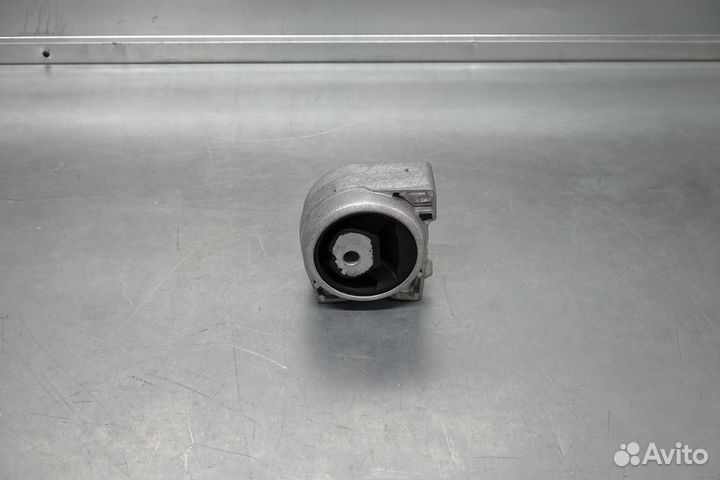 Опора двс задняя левая MB W169