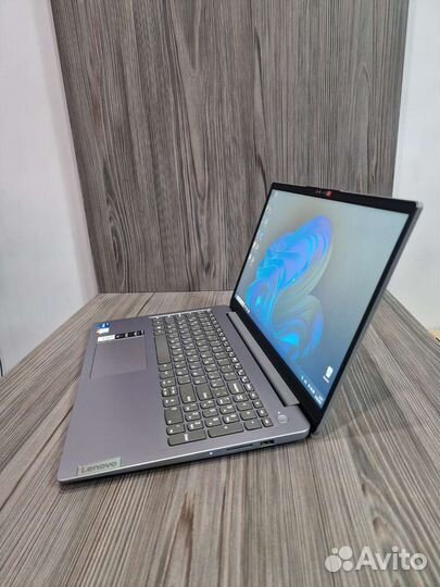 Шустрый Lenovo i5-12gn/16gb/256gb
