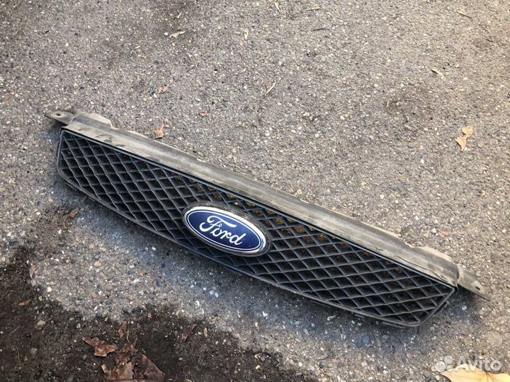 Решетка радиатора Форд Фокус 2